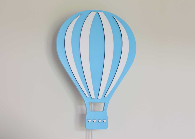 Drvena lampa balon za dečiju sobu
